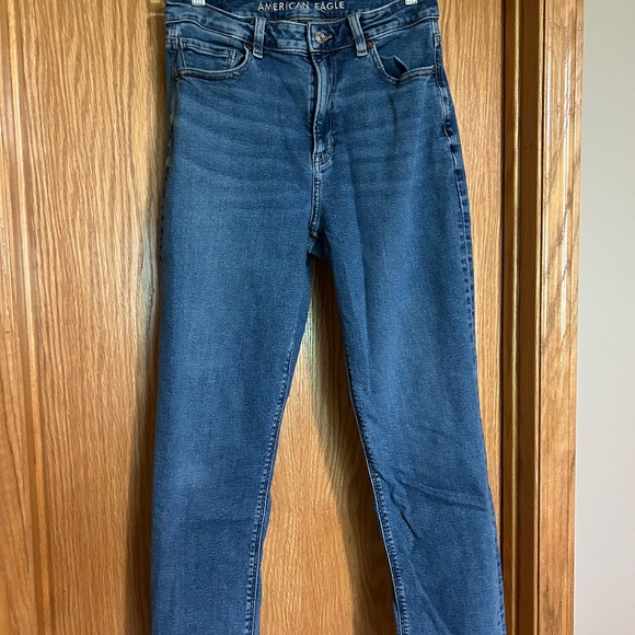 American Eagle Mom Jeans - Size 6 - Picture 1 of 3